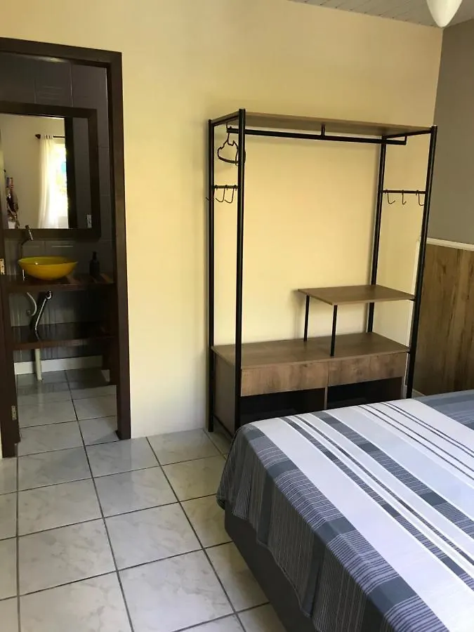Casa No Centrinho 100M Do Mar Vila Bombinhas Casa de Férias